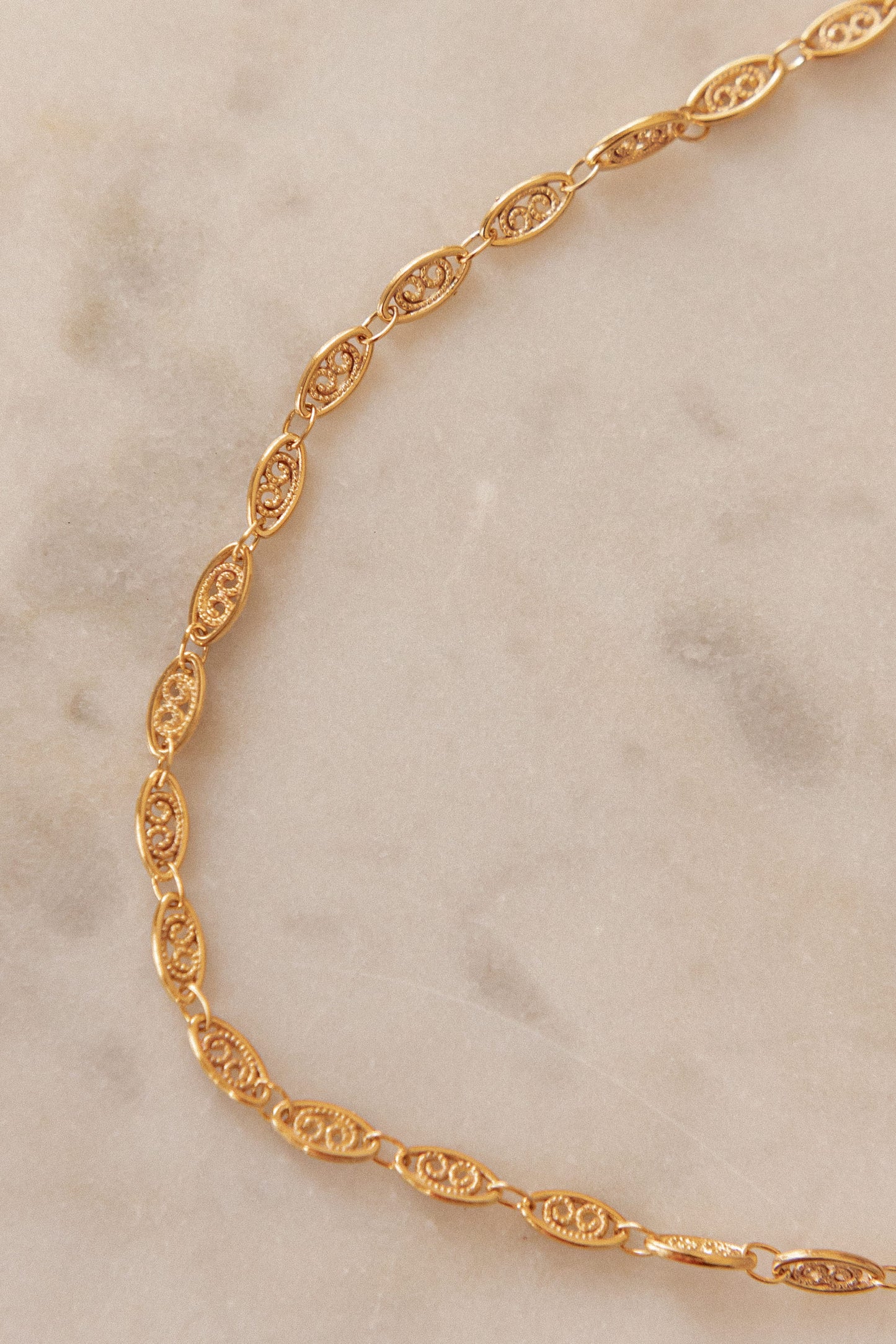 Collier ras de cou doré à l'or fin maille filigrane - Gisèle