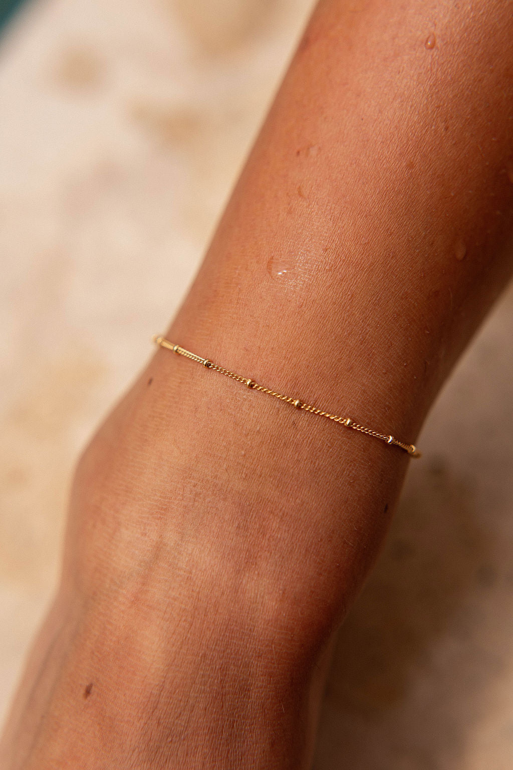 Chaine de cheville plaqué or - Le Sentimental – Who We Are Chaine de cheville plaqué or - Le Sentimental – Who We Are