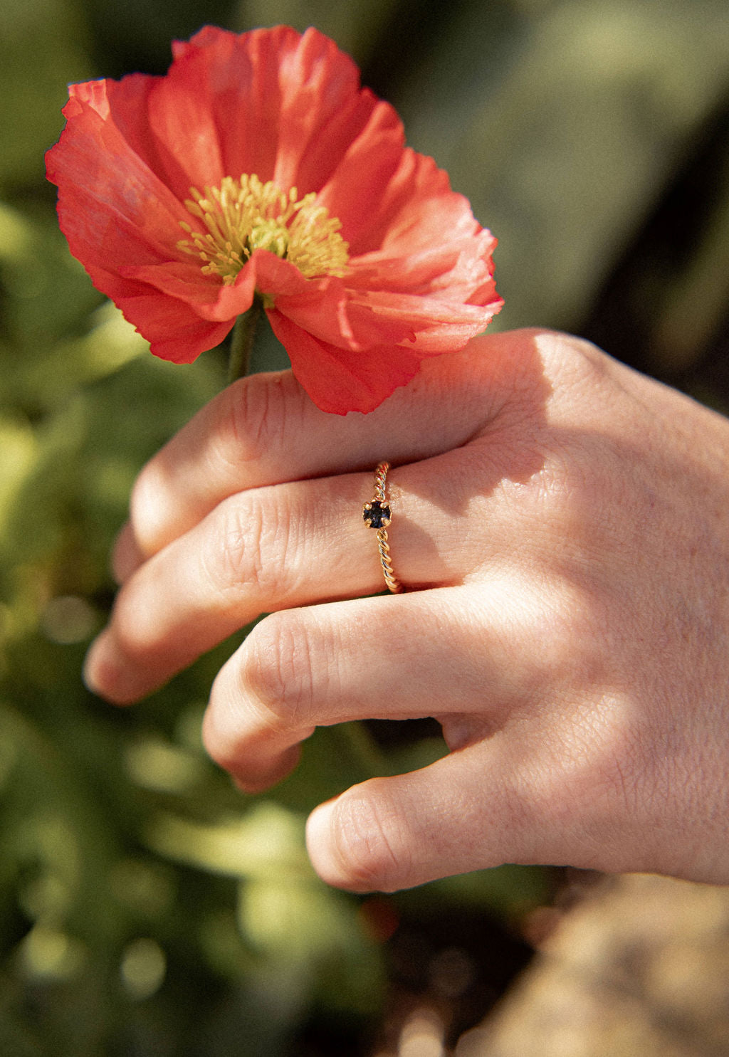 Bague fine réglable cristal plaqué or - Claudia torsadée