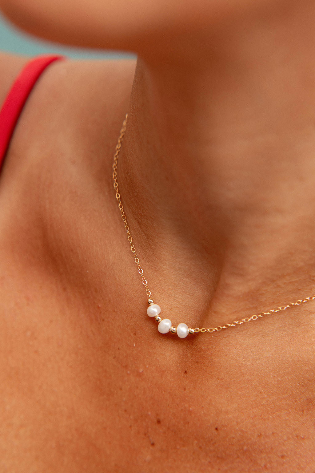 Collier ras de cou plaqué or - Perles d'eau