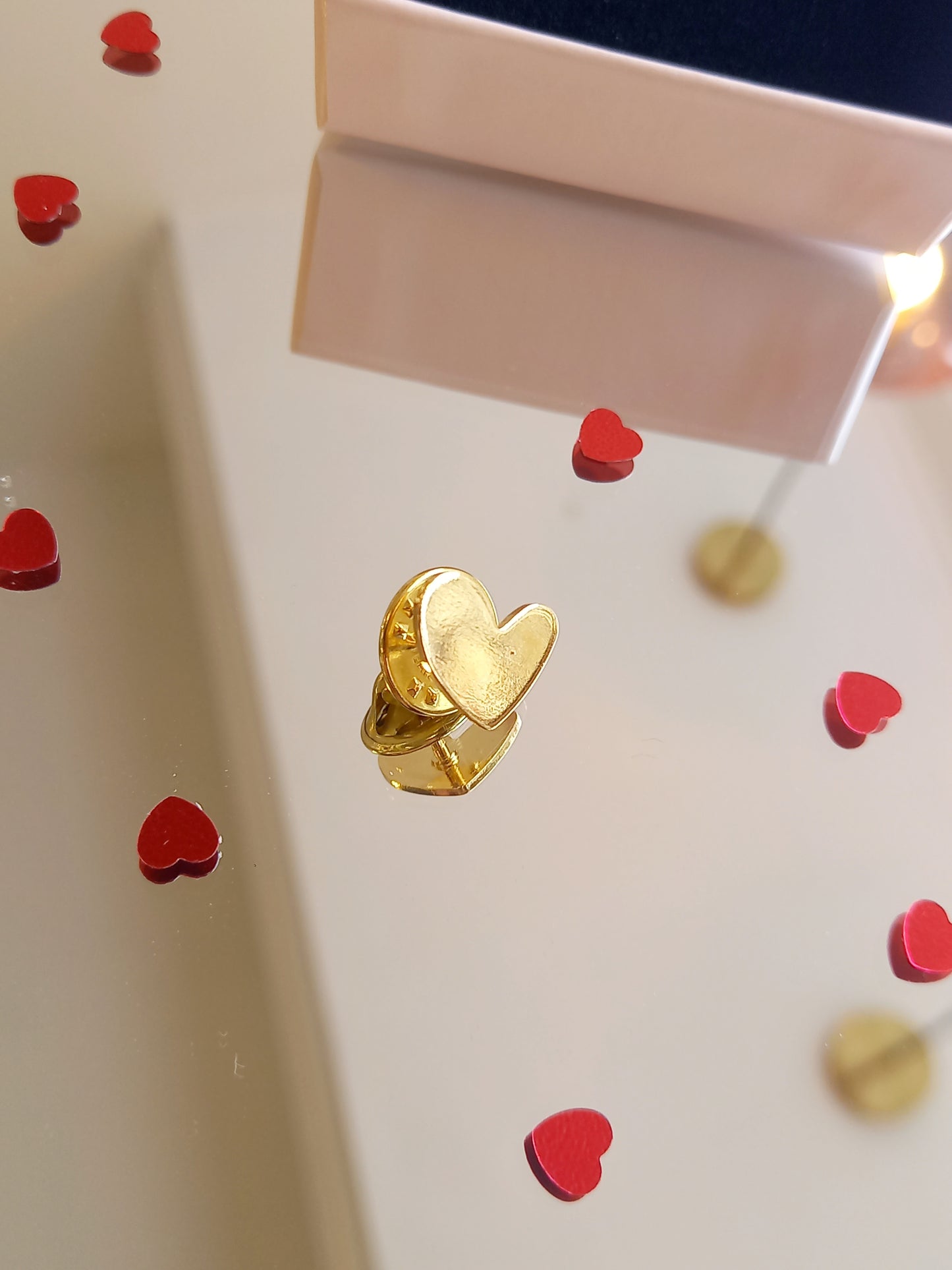 Broche pin's Coeur dorée à l'or fin