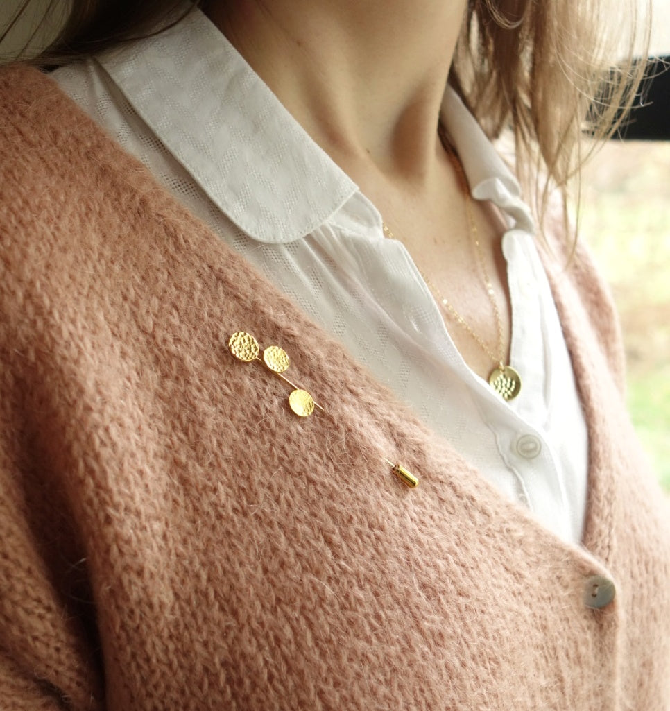 Broche martelée dorée à l'or fin - fibule