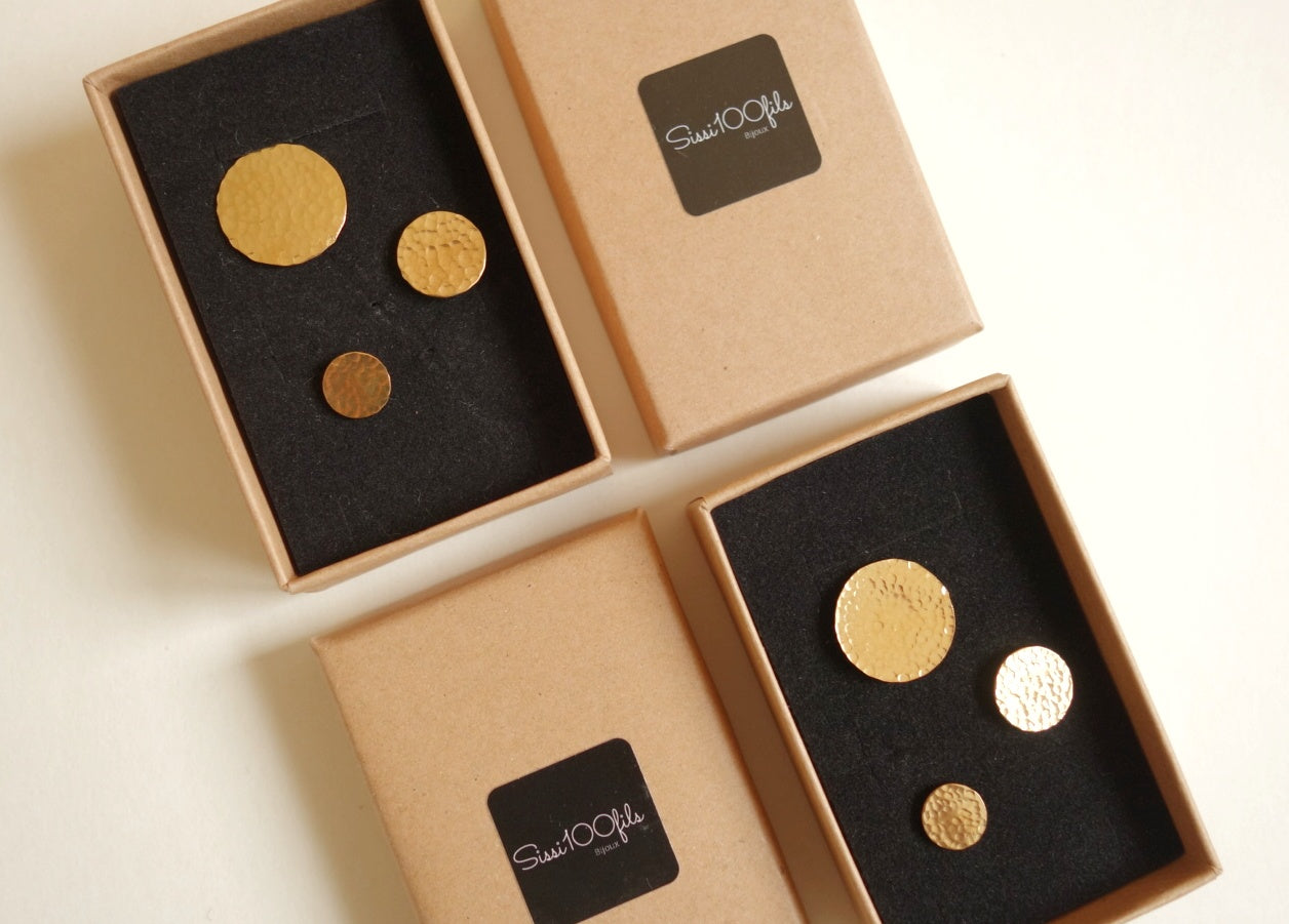Broche pin's martelée dorée à l'or fin