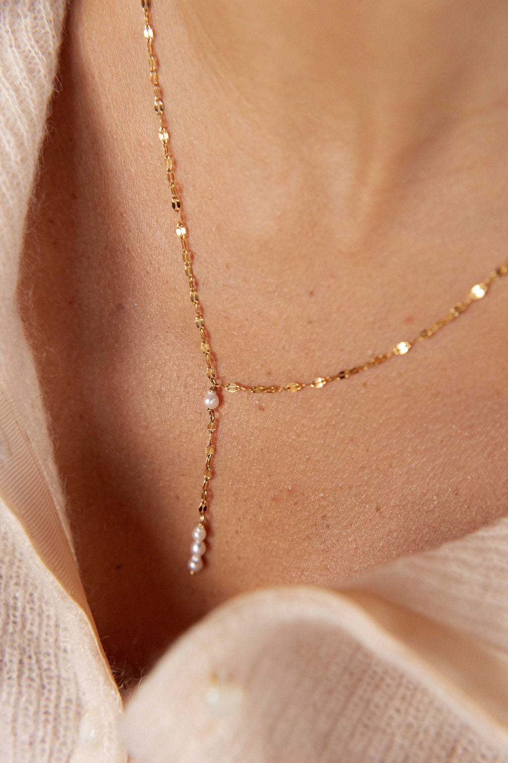 Collier cravate perles d'eau - Alba