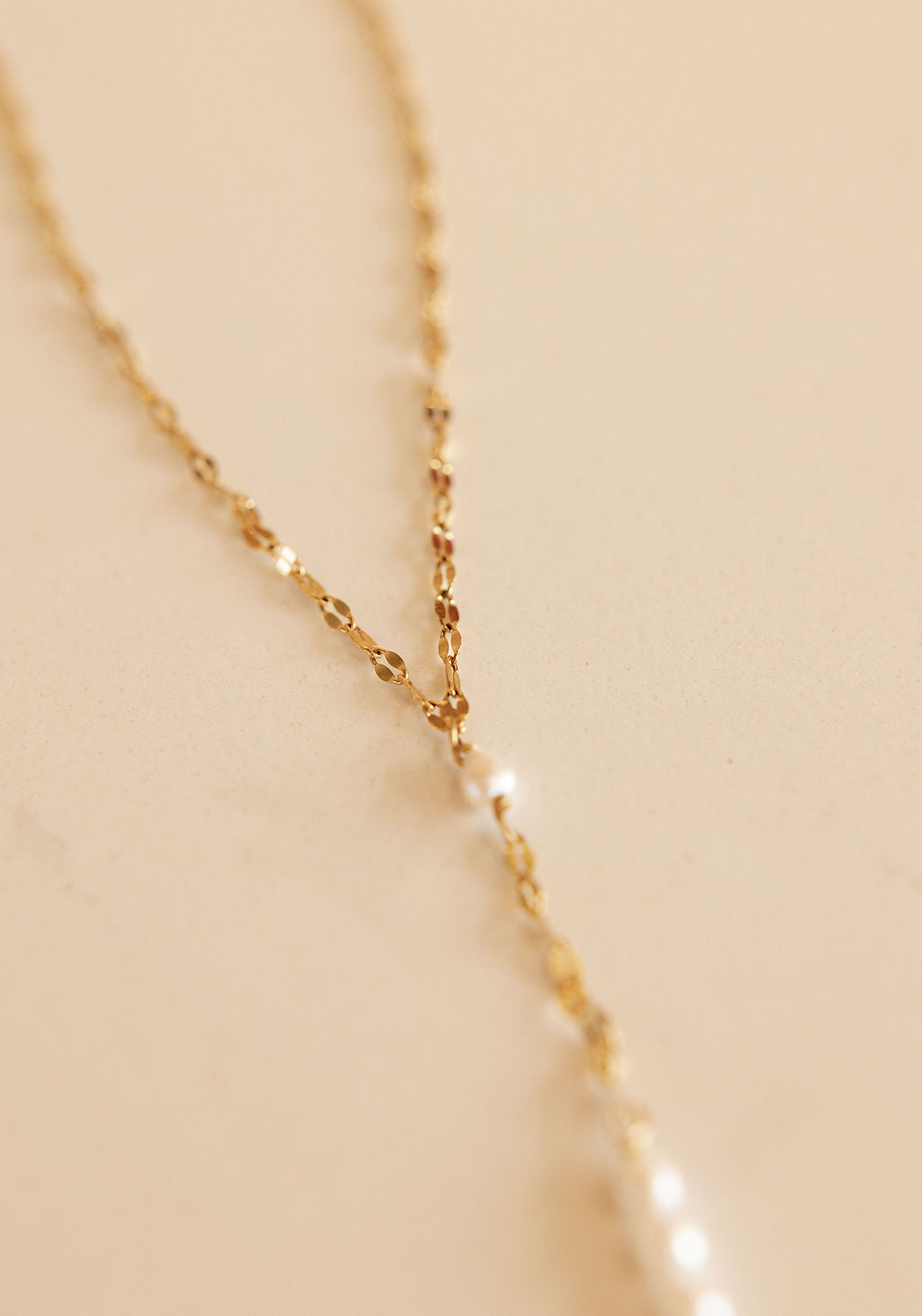Collier cravate perles d'eau - Alba