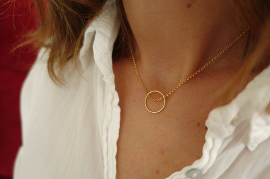 collier cercle femme doré plaqué or ras du cou